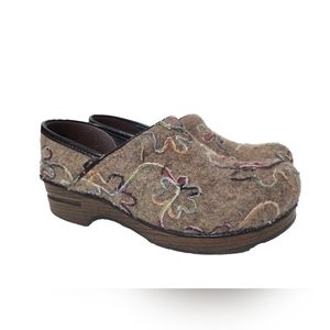 Dansko Brown Wool Woven Yarn Floral Embroidery Clogs Made in Italy Size 10.5/11